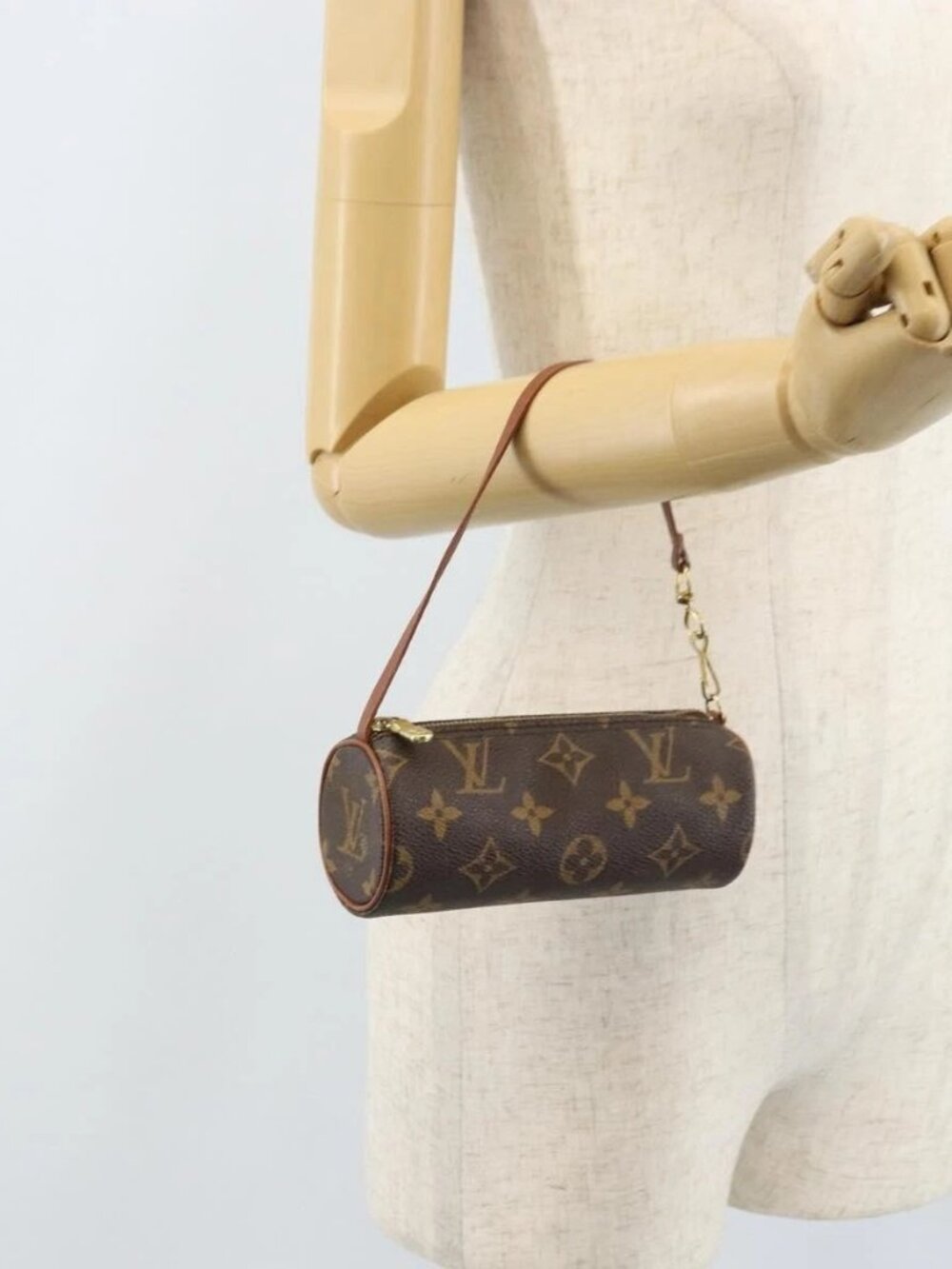 LOUIS VUITTON Monogram Papillon Pouch LV Auth LNZ201